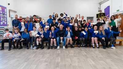 Paul Scholes rewards pupils at local school
